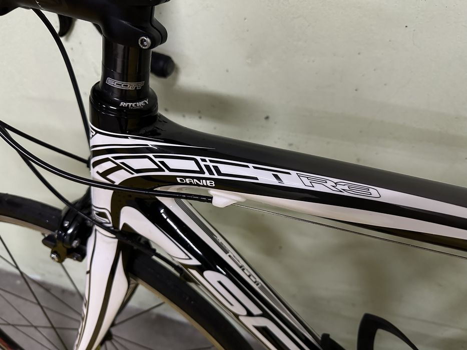 Bicicleta Estrada Scott Addict R3