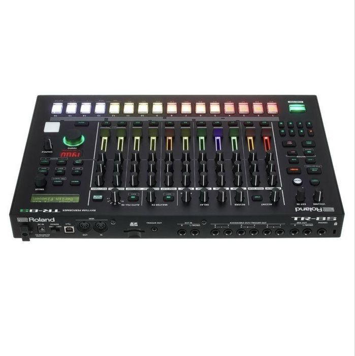 Драм машина Roland TR 8S