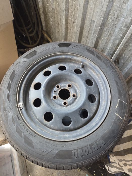 Opony zimowe zeetex 185/65 R15 z felgami