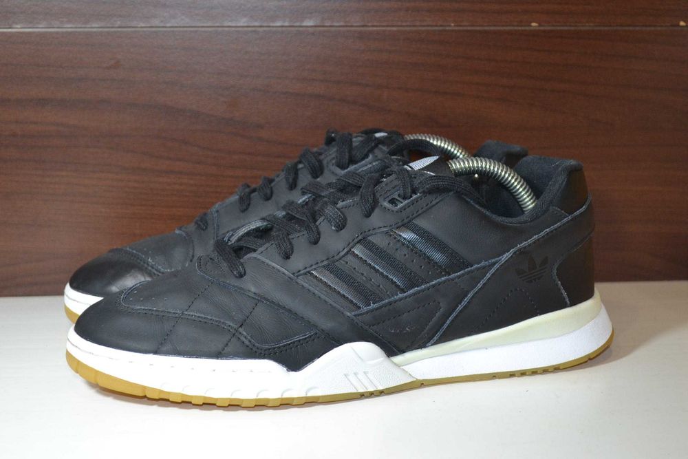 adidas a.r. trainer 42.5р кроссовки кожаные