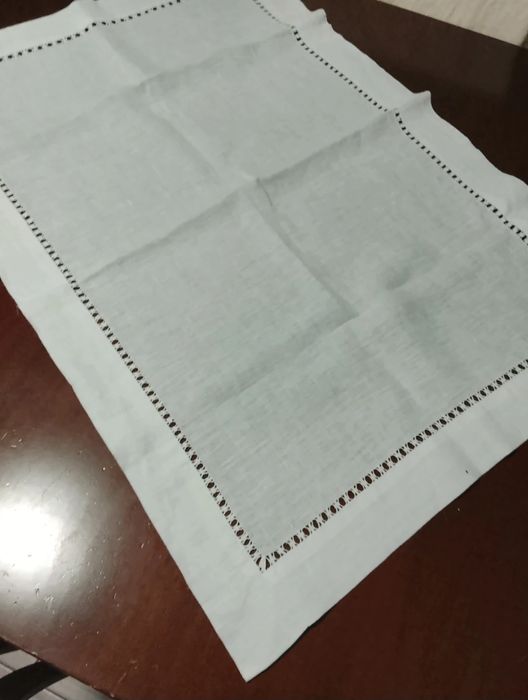 Centro de mesa de linho antigo