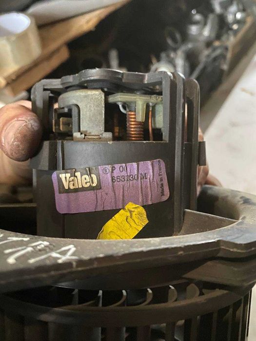 Вентилятор пічки моторчик Opel Vectra B Опель Valeo 653731J 653730M