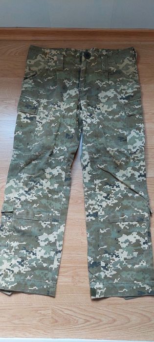 Продам военные куртки.