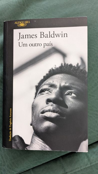 Livro " Um Outro País" de James Baldwin