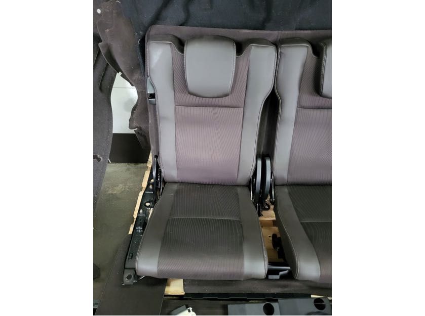 fotel fotele iii rzędu boczki tapicerka pasy kpl RENAULT SCENIC III