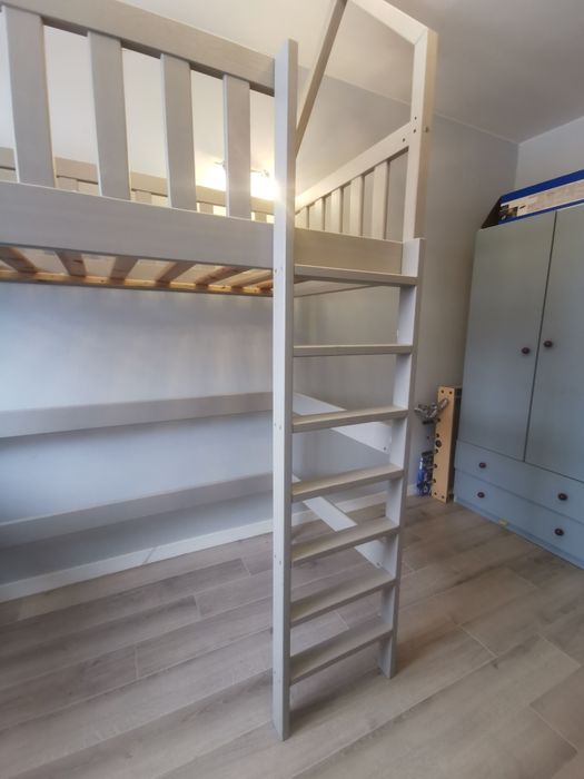 Pojedyncze łóżko piętrowe