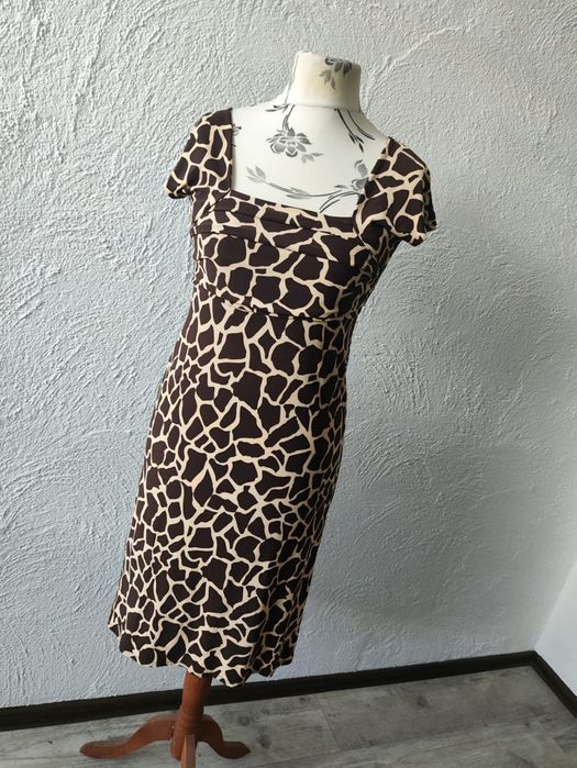 Wyszczuplająca sukienka koktajlowa 40 M elastyczna panterka