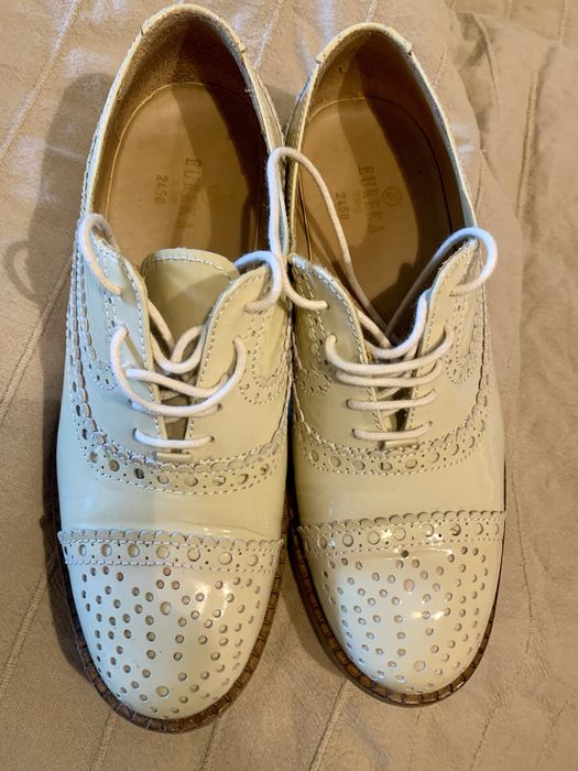 Sapatos modelo oxford marca Eureka