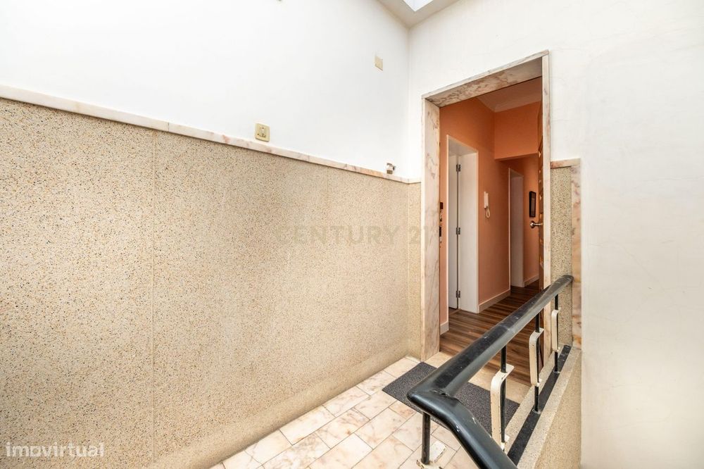 Excelente Apartamento T4, com 127m², no centro do Cartaxo