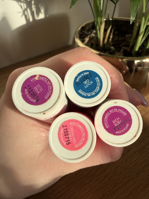 Szminki Avon Color Trend