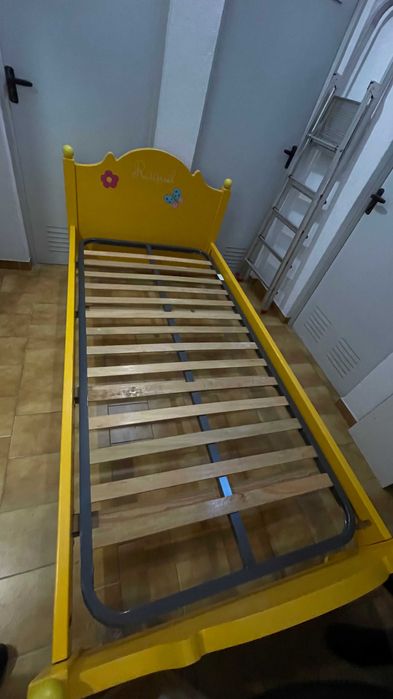 Cama de criança c/pintura personalizada + Estrado + Colchão