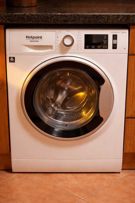 Máquina de lavar Hotpoint 8KG  – AINDA NA GARANTIA! COMO NOVA