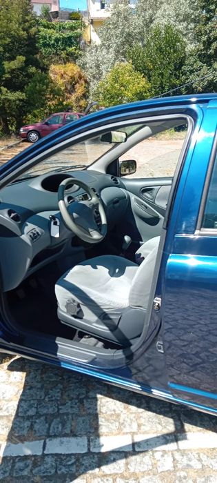 Toyota yaris 1.0 vvti 5p
