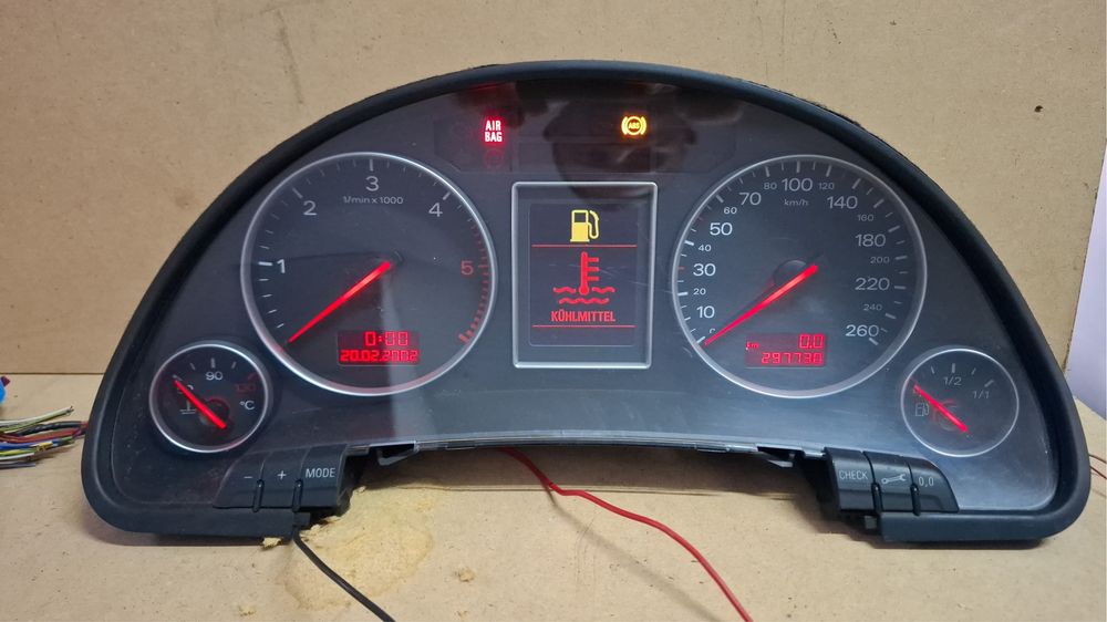 Licznik Audi A4 b6 1.9 TDI 8E0920930R
