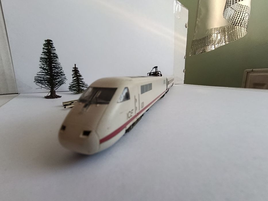 Trix Germany ICE DB Lokomotywa+wagon -skala N