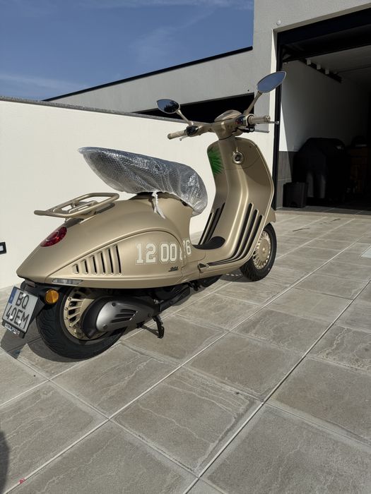 Vendo vespa 946 nova