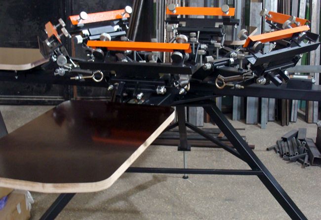 Плоскопечатный шелкотрафаретный карусельный станок 4х6-01