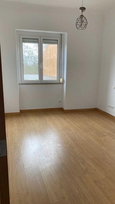 Arrendamento T3 Laranjeiras-Sete Rios Lisboa (perto do Metro e Un. Catolica)