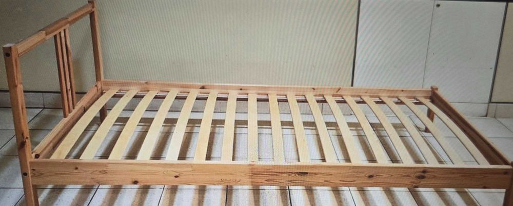 Łóżko drewniane Ikea FJELLSE 90x200 sosna