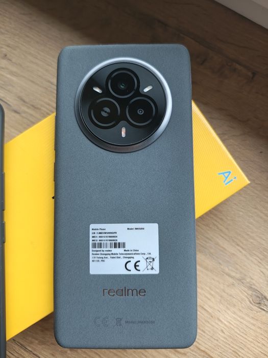 Telefon w stanie idealnym realme 14 pro