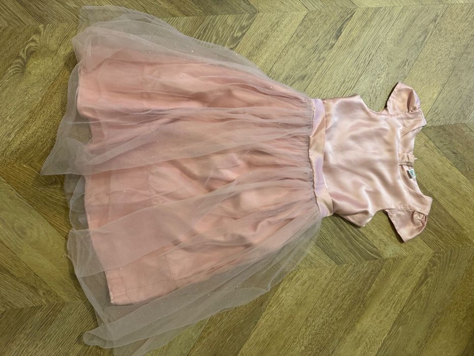 Sukienka wizytowa dla dziewczynki Smyk 128