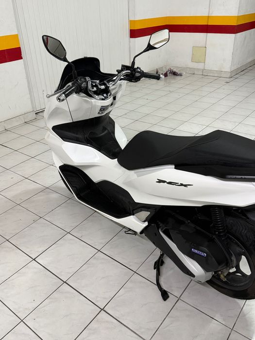 Honda PCX Branca