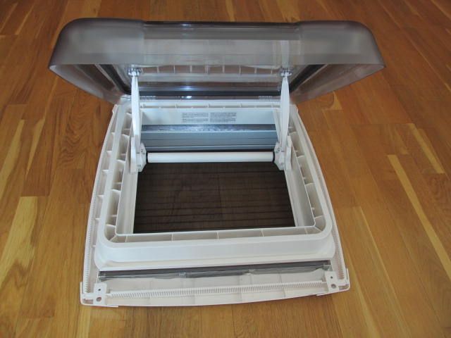 okno dachowe szyba przyczepy kempingowej kampera Busa 40x40