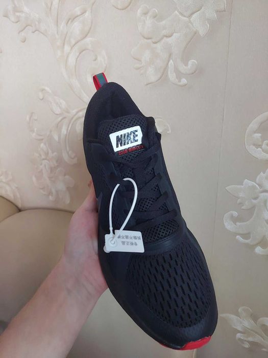 Оригінал кросівки Nike Zoom Winflo 8