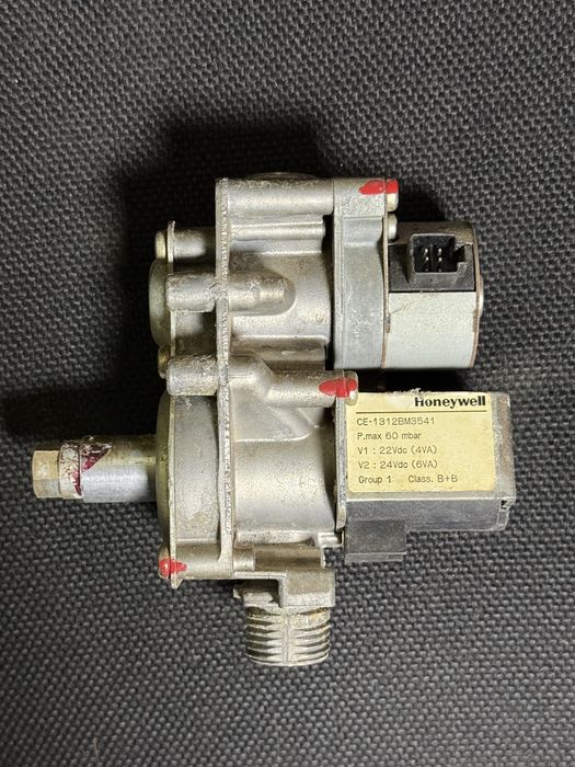 Газовий клапан Vaillant Baxi Junkers Ferroli Ariston Immergas та інших