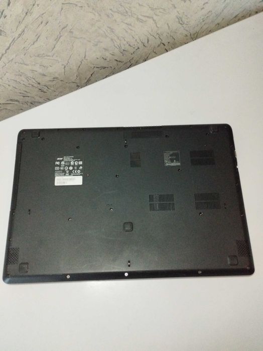 Ноутбук Acer Aspire E5-771G / 17.3 дм / видео 2гб / Core i7-4510U / 8/1000 гб / хорошее состояние