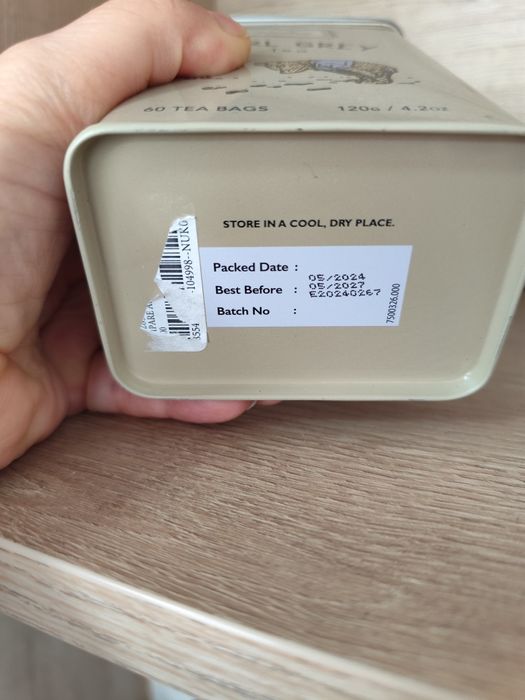 Lata de chá ursinho Poo( vazia).