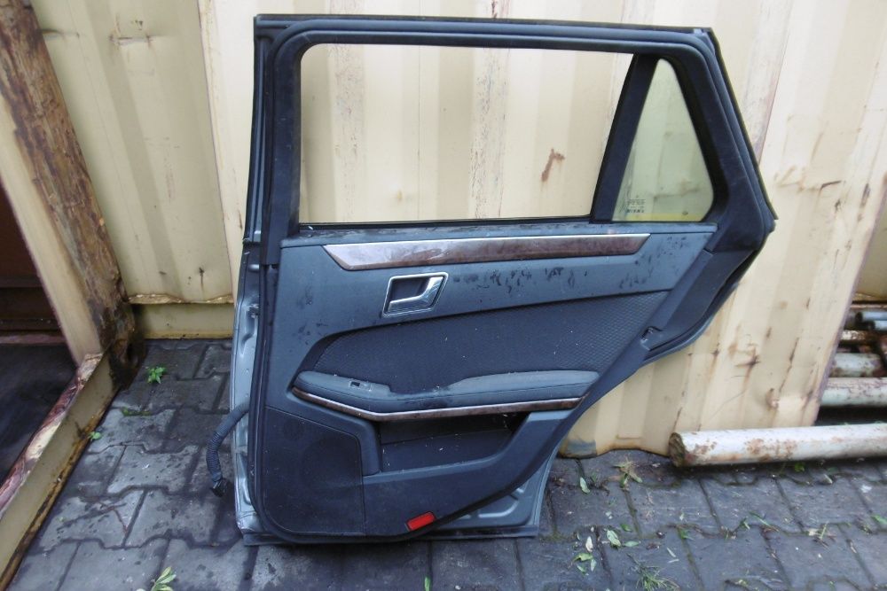 Drzwi tył prawe Mercedes E-klasa
