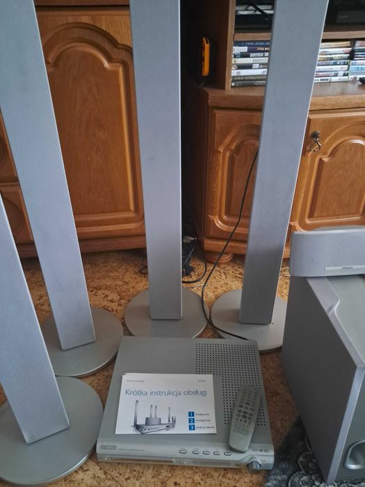 Zestaw kina domowego DVD
HTS3610/12 PHILIPS