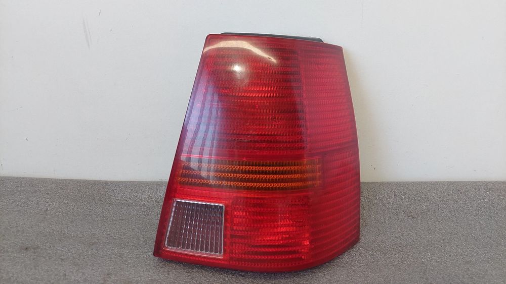 Farolim direito VOLKSWAGEN Golf IV Variant (1J5)