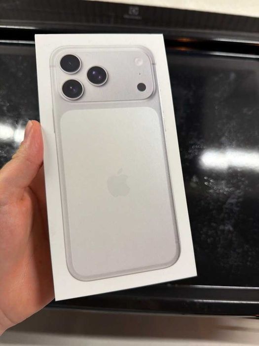 Iphone 17 pro max nowy