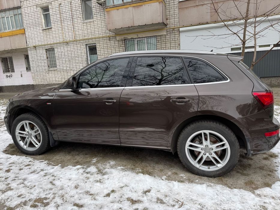 Продам Audi q5 2012