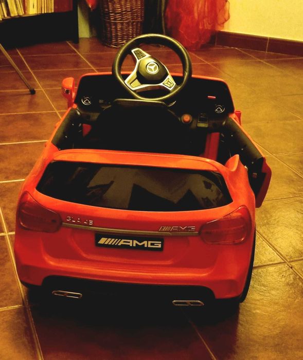 Mercedes GLA 45 AMG – Carrinho Elétrico Infantil Vermelho (1–4 anos)