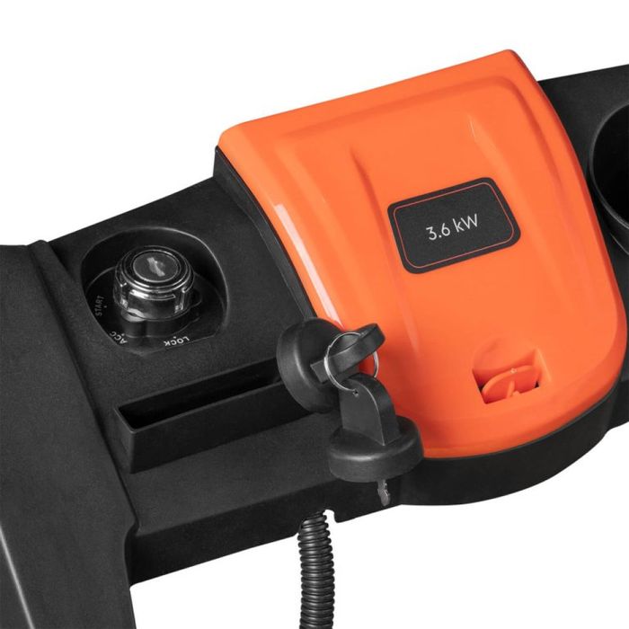 DNIPRO M Бензинова газонокосарка 53