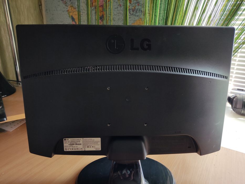 Монитор LG Flatron W1943SS