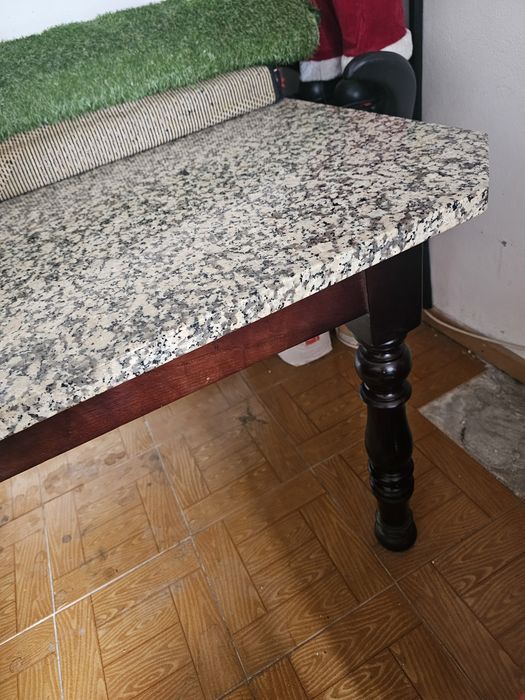 Mesa madeira e tampo  granito