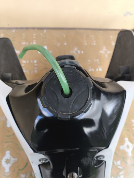 Katm LC4 bak zbiornik boczki korek kranik