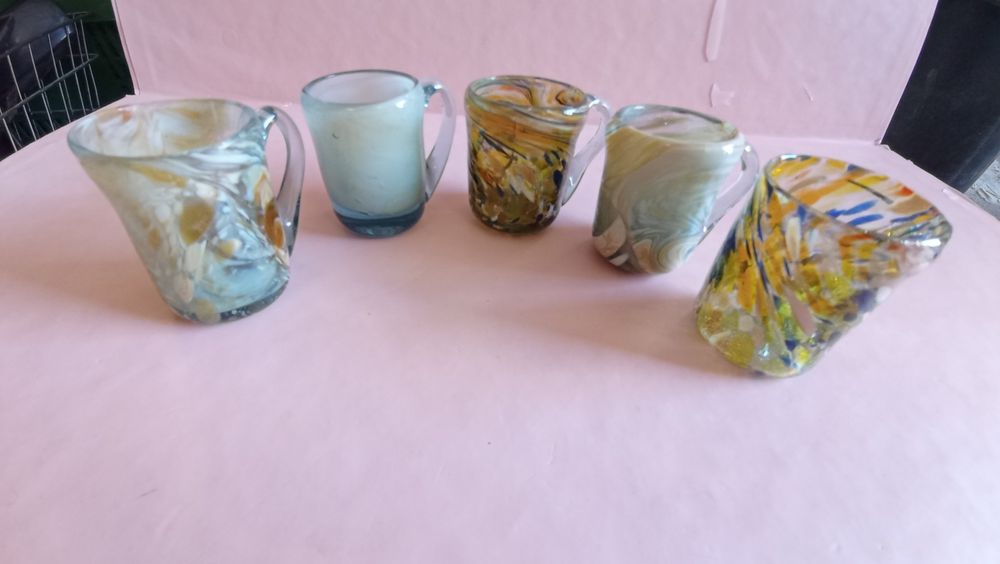 Продам маленькие чашечки из цветного стекла