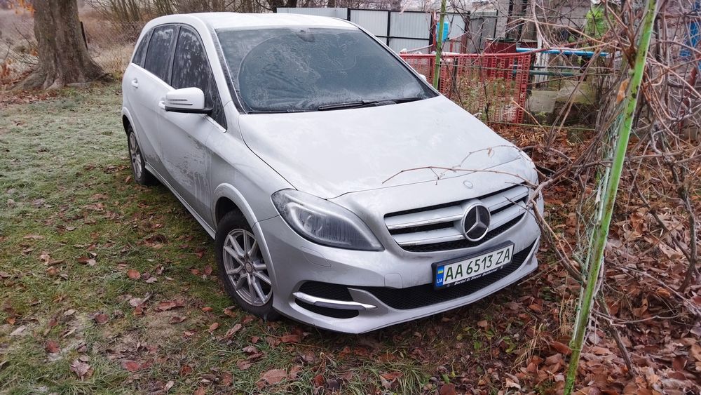 Mercedes Benz B 250E