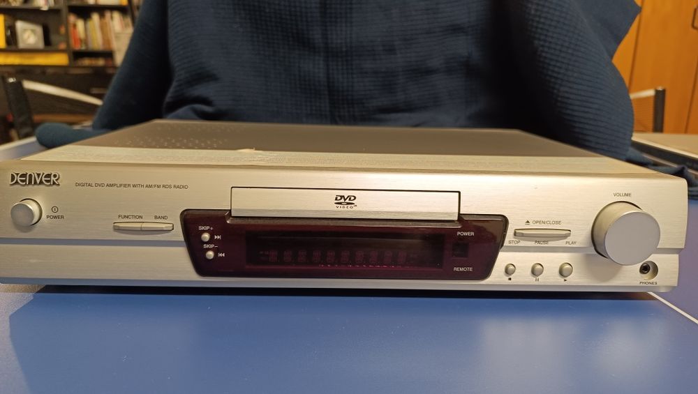 Amplificador DVD Tuner RDS Denver DRE-1000