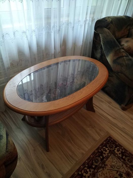 Stolik kawowy ze szkłem