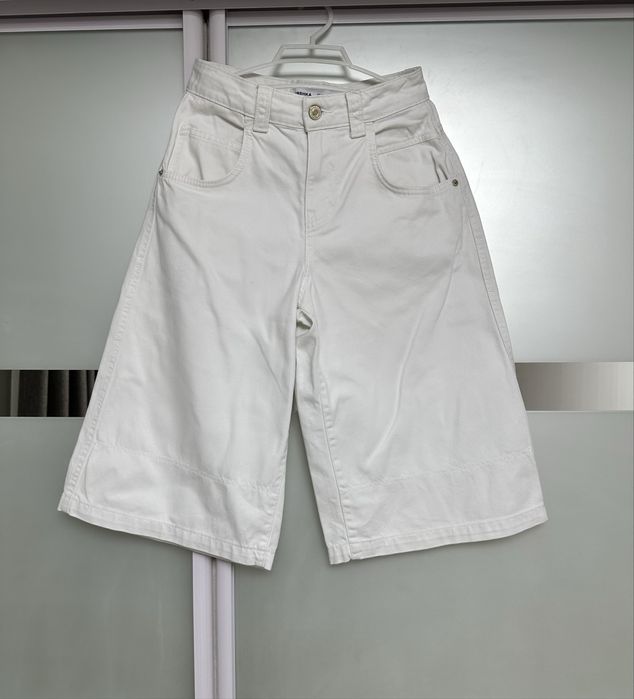 Шорти бермуди Bershka