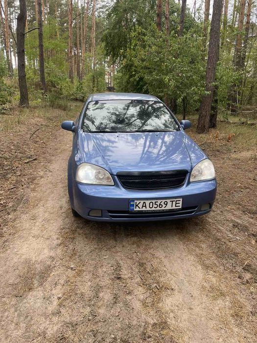 Власний автомобіль Шевроле лачеті