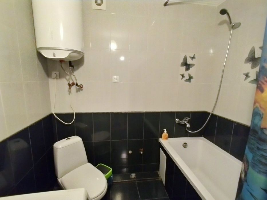 2-кім. Район "Бруклін", Парк, лікарня СБУ. Подобово. Ціна доби.