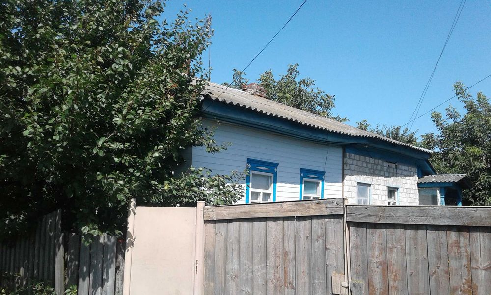 Продаю пів будинку в м. Мена Чернігівської області.