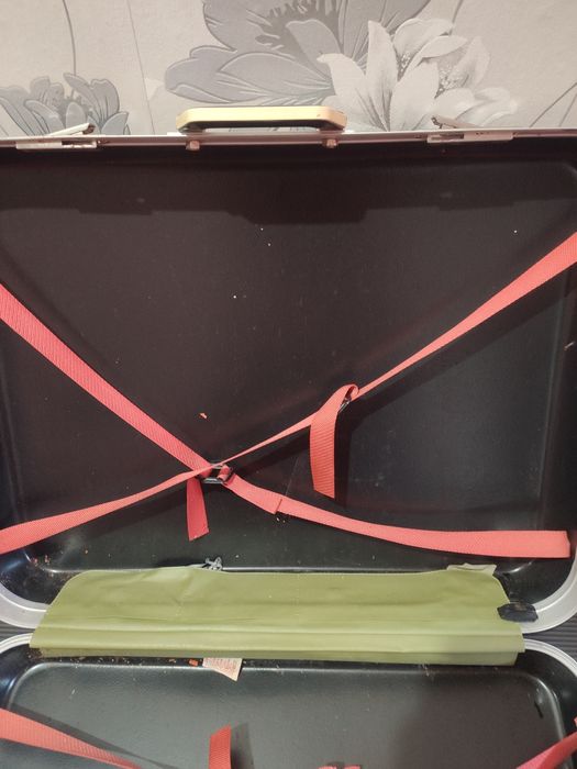 Чемодан старый советский пластмассовый